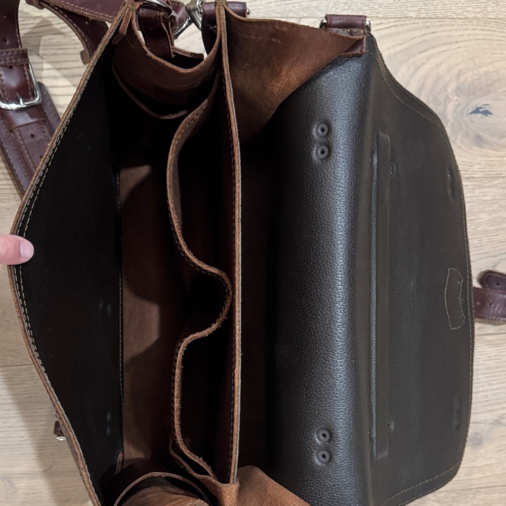 Saddleback Large Classic Leather Briefcase - Picture 6 of 9